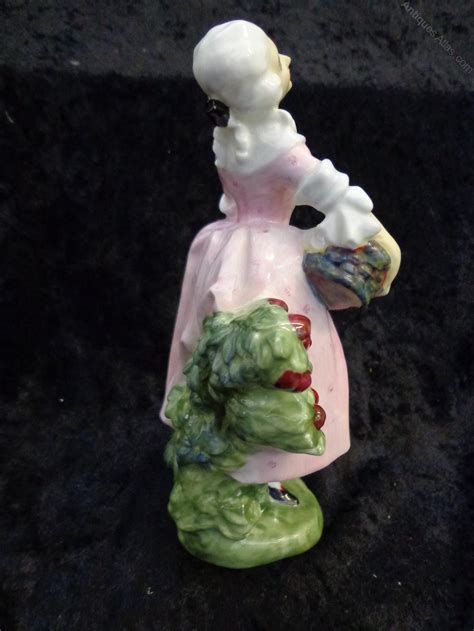 Antiques Atlas Royal Doulton Figurinemasquerade