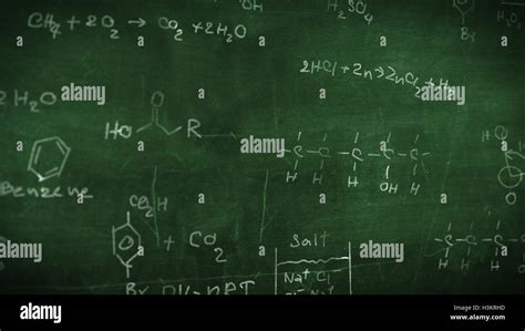 Organische Chemische Formeln Auf Einer Gr Nen Tafel Stockfotografie Alamy
