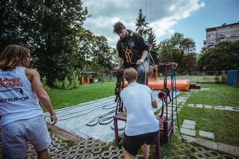 Skok na Bungee Kraków bungee jumping w Krakowie Prezentmarzeń