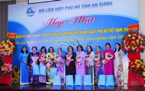 Hội Liên hiệp phụ nữ tỉnh An Giang họp mặt kỷ niệm 92 năm thành lập Hội