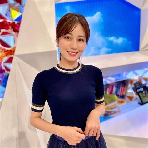 女子アナウンサーまとめさんのインスタグラム写真 女子アナウンサーまとめinstagram「今週のつつみん👗 堤礼実 アナウンサー