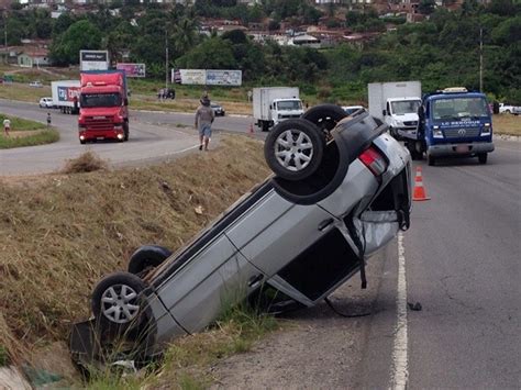 G1 Acidentes deixam trânsito lento na BR 230 na Grande João Pessoa