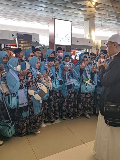 Labbaik Allahumma Labbaik Kopjas BMI Berangkatkan 49 Jamaah Umroh