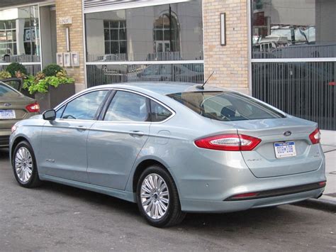 2013 Ford Fusion Hybrid: Very Short First Drive