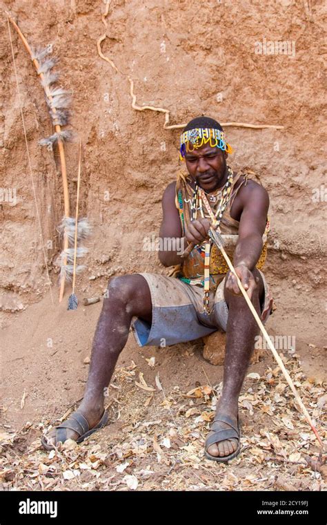 Hadza people hi-res stock photography and images - Alamy