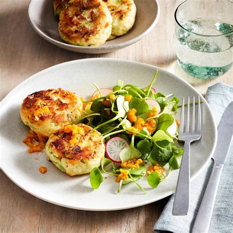 Kartoffel Spitzkohl Frikadellen Mit Portulak Rezept Essen Und Trinken