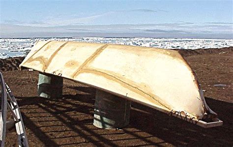 umiak inuit arctic skin boat britannica