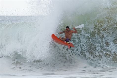 Disci's Sports Photography Blog - Des Thureson: Surfing Snapper Rocks ...