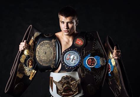 Jarig Russisch Toptalent Vlad Tuinov Tekent Bij Glory Kickboxing