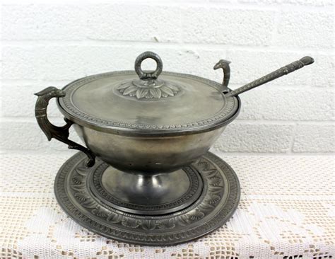 Finstain - Antique soup tureen with serving spoon, to scale - Catawiki