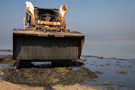 Best Practices For Operating Bobcat Skid Steer Loaders In The Summer