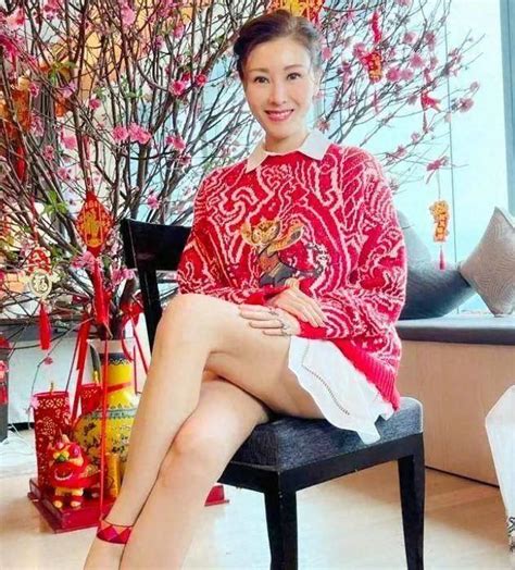 52歲李嘉欣素顏美如花，絕美身材任意擺拍，驚艷全場！ 每日頭條