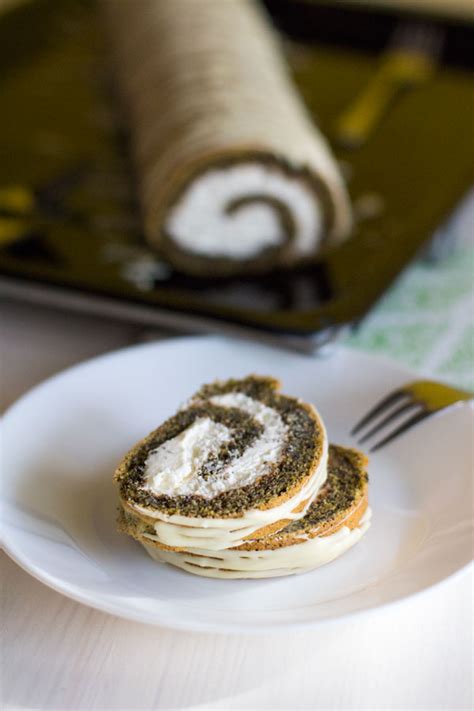 T As Tasty Poppy Seed Mascarpone Roulade