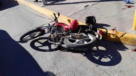 Motociclista termina con lesiones graves tras accidente con un vehículo