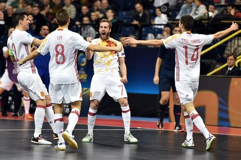 Rússia faz de calcanhar no fim mas Espanha goleia e leva a Euro Futsal