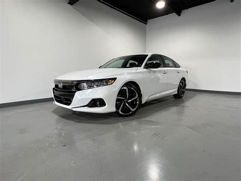 Honda Accord White With Black Rims