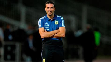 Festeja Scaloni la figura de la Selección Argentina que fue ovacionada