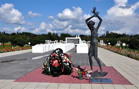 Мемориальный комплекс в Красном Береге — Памятники Гомельщины