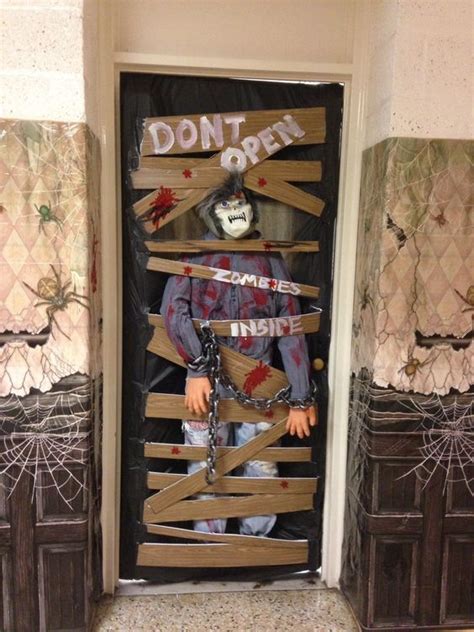 30 Halloween Decoration For Door đáng Sợ Và đẹp Mắt để Chào đón Khách