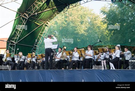 Concerto Hi Res Stock Photography And Images Alamy