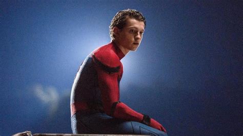 Tom Holland reportedly unfollows Sony after Marvel fiasco, dad tweets ...