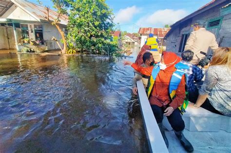 Sore Ini Mensos Akan Temui Pengungsi Korban Banjir Palangkaraya