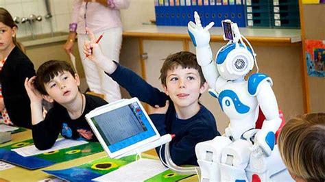 How To Use Robots To Assist Teachers And Improve Student Learning