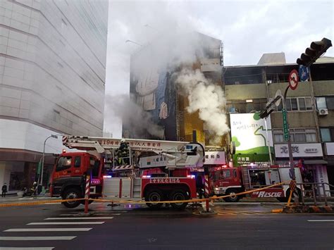 台中商圈民宅清晨惊传火警 2楼火势猛烈！警消破门救出5人｜壹苹新闻网