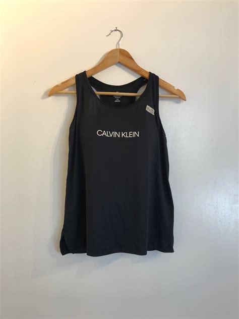 Calvin Klein Workout Essential Womens Fashion Tops Sleeveless On