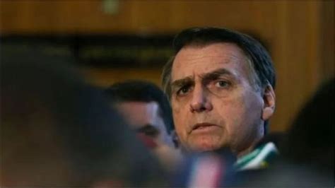 Bolsonaro acende alerta para golpe ambíguo ao questionar sistema