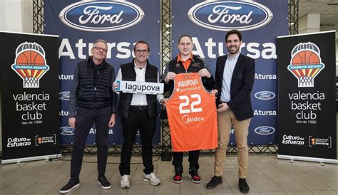 Alina Iagupova Presentada Como Nueva Jugadora Del Valencia Basket