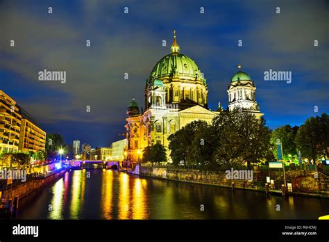 Berliner Dom overview Stock Photo - Alamy