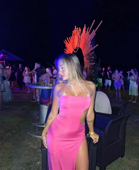 Pin De Joana Gomes Em Pink Passion Em Cabelo Preto E Branco