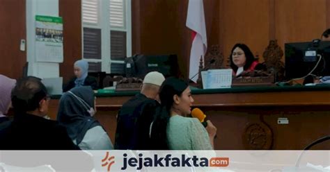 Kasus Suap Dan Gratifikasi Bupati Ricky Ham Brigita Akui Terima Mobil