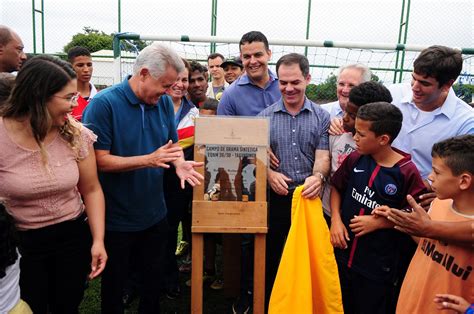 Campo De Futebol Grama Sint Tica Foi Entregue Neste S Bado Para