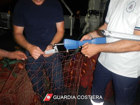 Calabria Guardia Costiera Sequestra Rete Illegale Di Oltre Metri