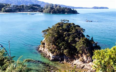 Kaiteriteri Beach / Abel Tasman / South Island // World Beach Guide