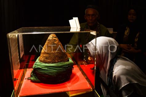 Pameran Artefak Peninggalan Nabi Muhammad Di Ponorogo Antara Foto