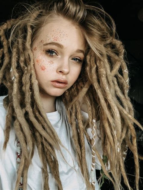 Blonde Dreadlocks Fake Dreads White Girl Dreads Dreads Girl Dreadlock Hairstyles Messy