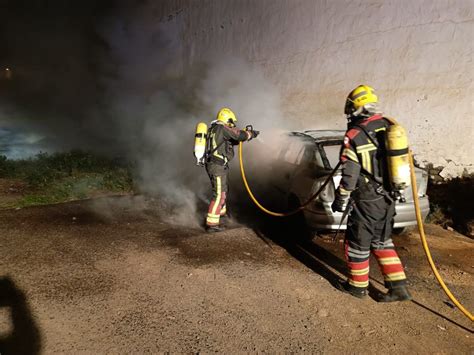 Los Bomberos Apagan El Incendio De Dos Coches En Calles Distintas Arrecife