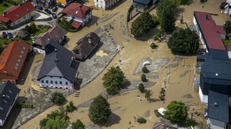 Situ Cia V Slovinsku Sa Nezlep Uje St Pol Po Et Obet Povodn Hrozia