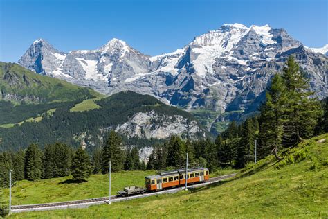 Be 4 4 31 der BLM zwischen Winteregg und Grütschalp