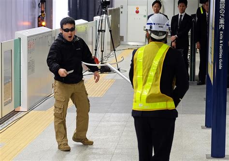 東京メトロ、「刃物男」など想定した防犯訓練を公開 「さすまた」で客の安全守る：五輪に向けテロ対策強化（12 ページ） Itmedia