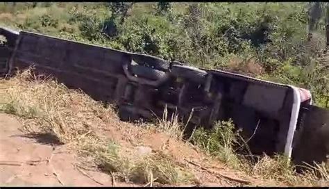 Vídeo Homem Morre E 24 Ficam Feridos Após ônibus De Turismo Com Destino A Brasília Tombar Na Pi