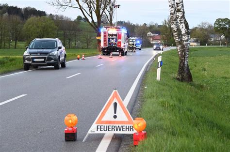 Fotos Unfall auf Staatsstraße 2086 bei Hausröcklmühl Neumarkt St Veit