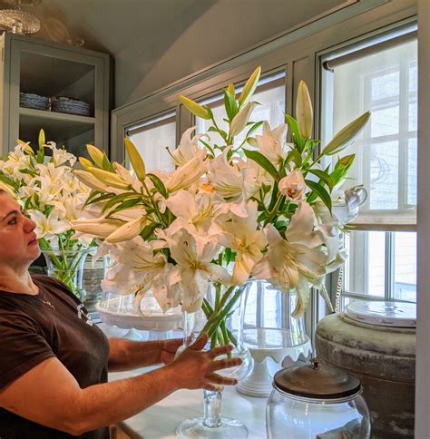 Cutting And Arranging Lilies The Martha Stewart Blog