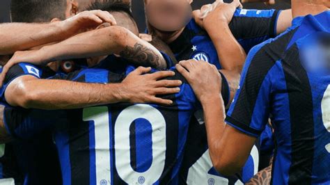 Fabrizio Corona Parla Di 4 Calciatori Gay Dell Inter E Mescola Outing E