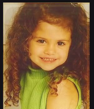 selena gomez early life biography