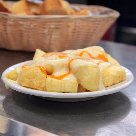 Patatas bravas del bar La Mejillonera Pintxos Donostia San Sebastián