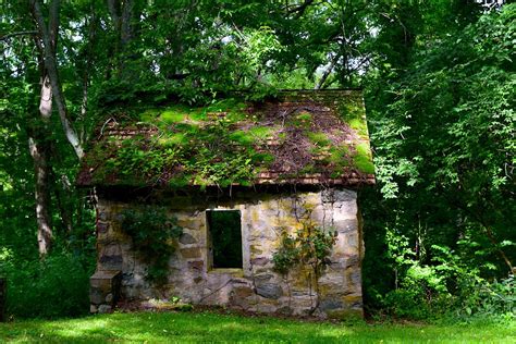 cottage stone  photo  pixabay